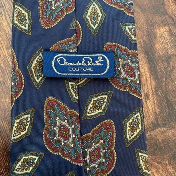 Oscar de la Renta vintage men's 100% silk necktie - Picture 5 of 8